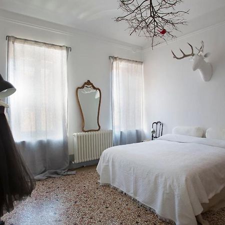 Casa Tesor - Your Design Home In Mantua City Center Mântua Exterior foto